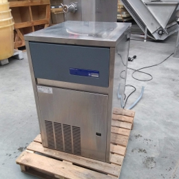 Whole ice cube maker Diamond